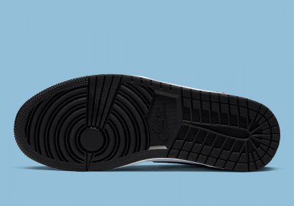 Facetasm x Air Jordan 1 Mid 'Fearless'